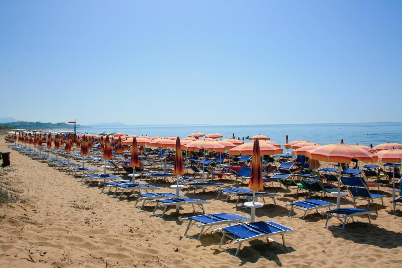 Zeta Club Selinunte Hotel Marinella di Selinunte Bagian luar foto